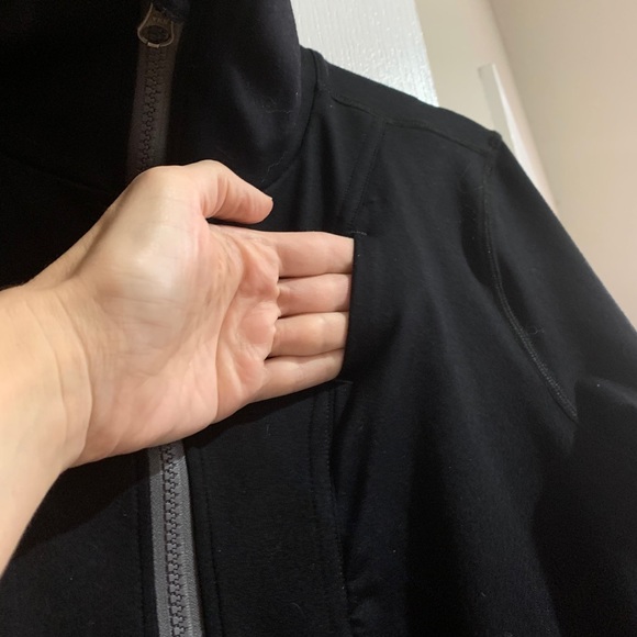 Yogasmoga jacket. Size 6. Perfect condition. - Picture 8 of 9